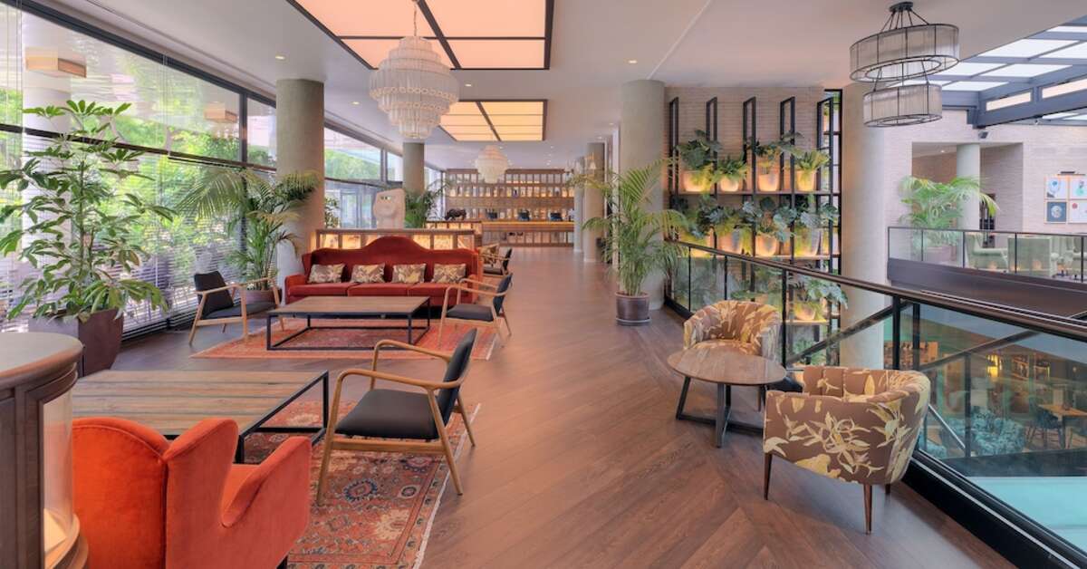 Een foto van het interieur van H10 Marina Barcelona