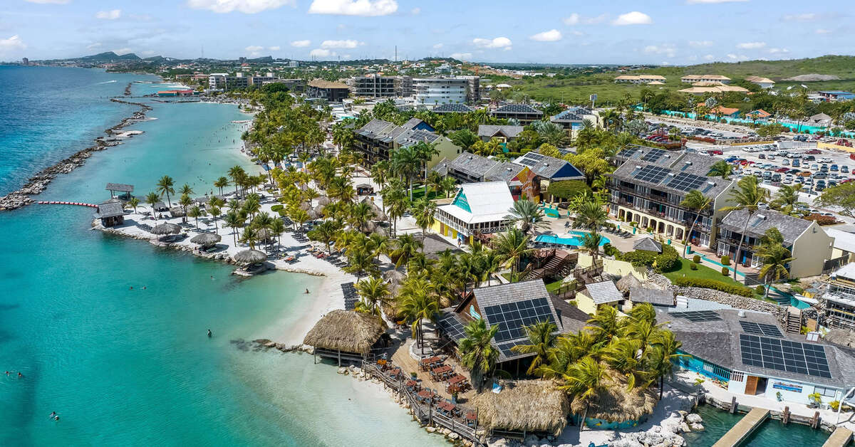 Een foto van LionsDive Beach Resort