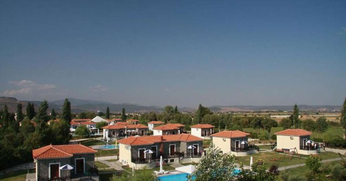 Een foto van een overzicht van Kaloni Village