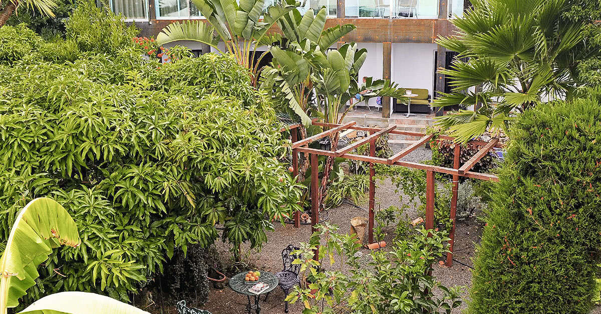 Een foto van het terras bij Appartementen Adjovimar