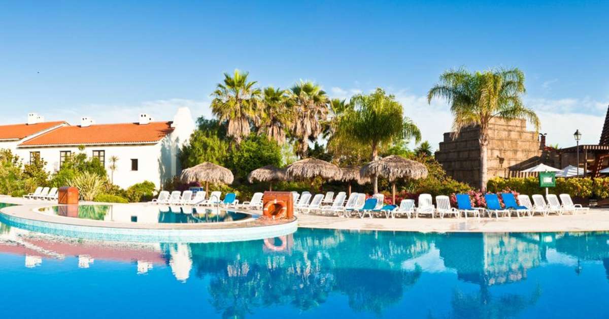 Een foto van het zwembad bij PortAventura Hotel El Paso
