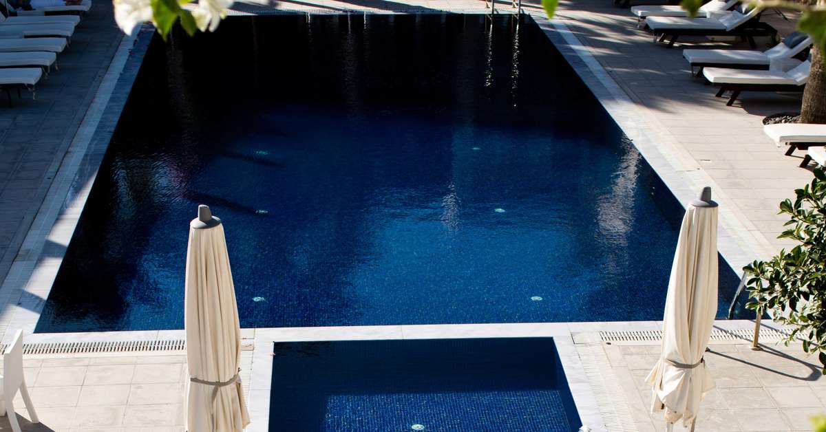 Ein Foto vom Pool im Rose Bay Hotel