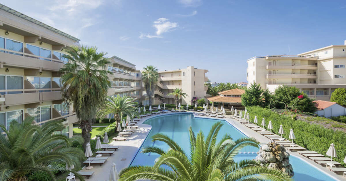Een foto van het zwembad bij Sun Beach Resort