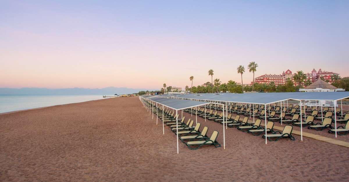 Een foto van het strand bij IC Hotels Santai Family Resort