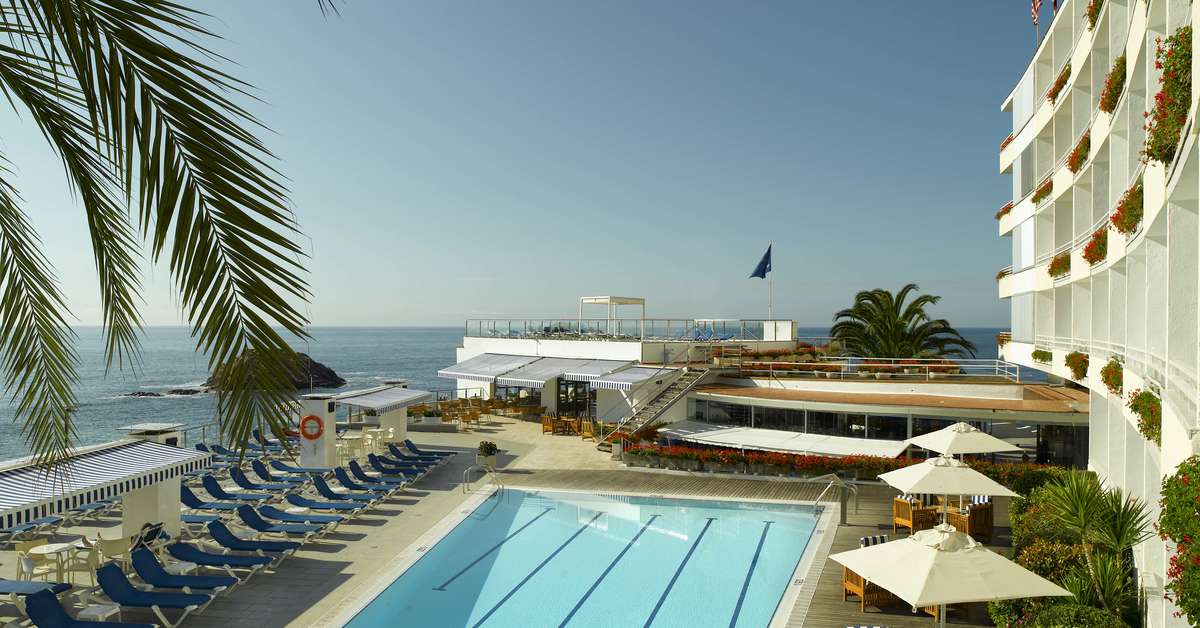 Een foto van het zwembad bij Gran Hotel Reymar