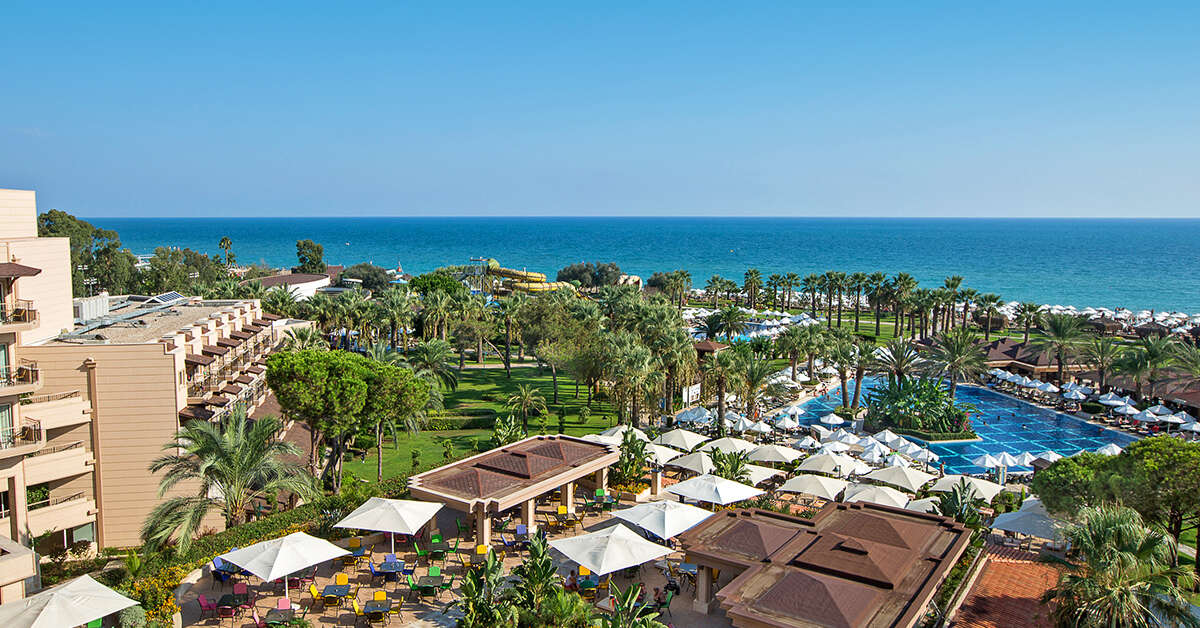 Een foto van het zwembad bij Crystal Tat Beach Pearl Collection