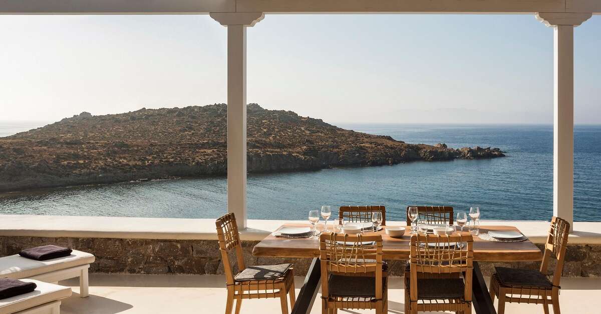 Een foto van het terras bij Casa Del Mar Mykonos Seaside Resort
