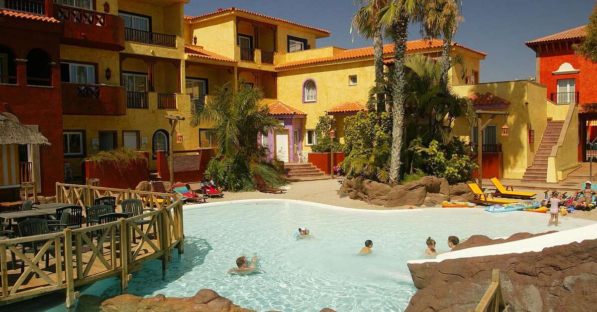Een foto van het zwembad bij Park Club Europe