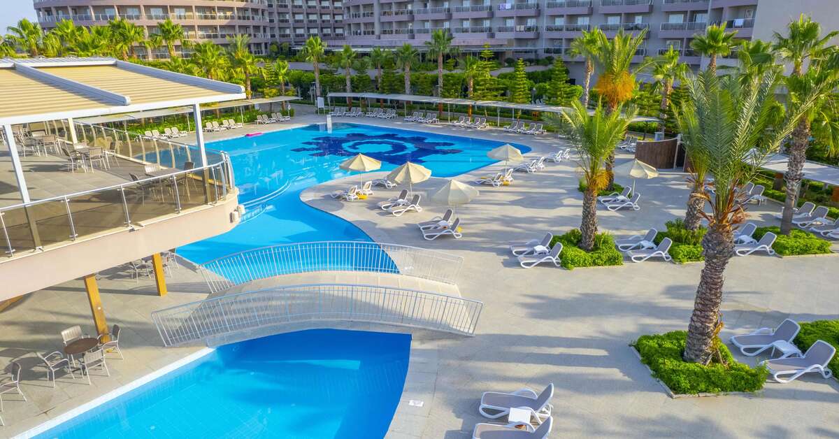 Een foto van het zwembad bij Sunmelia Beach Resort & Spa