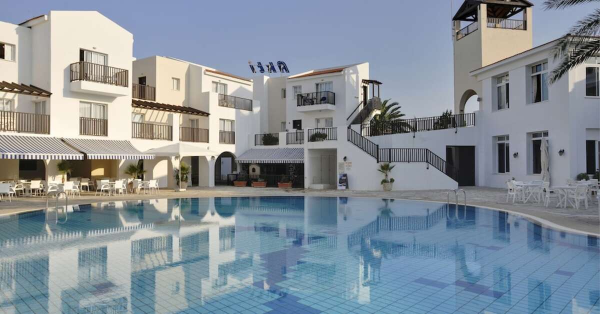 Een foto van het zwembad bij Akti Beach Village Resort