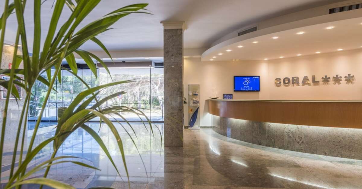 Een foto van het interieur van Blue Sea Coral Beach