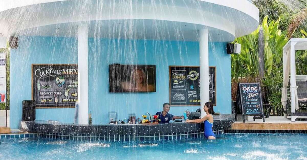 Een foto van het zwembad bij Destination Resorts Phuket Karon Beach
