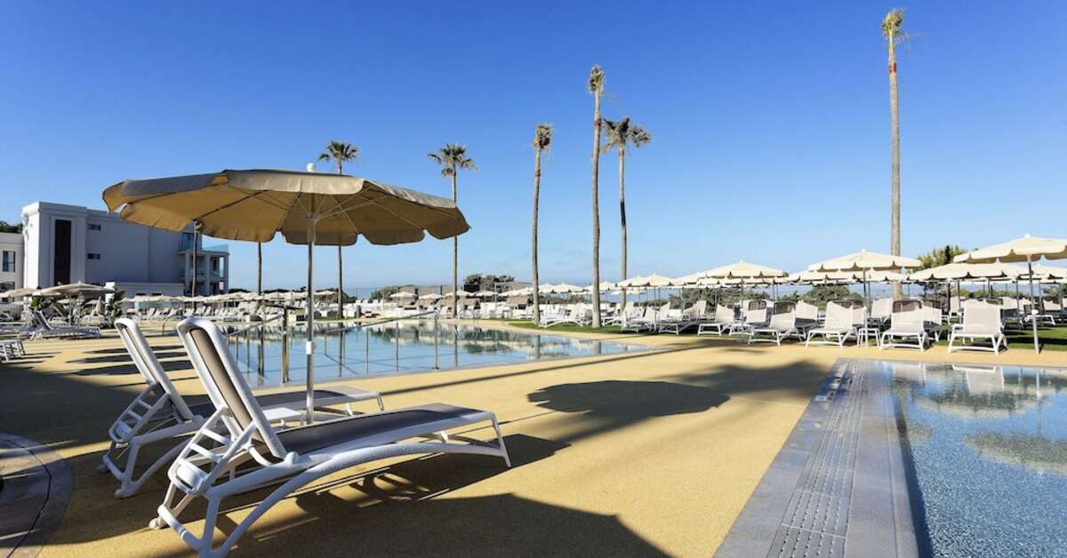 Een foto van het zwembad bij Hipotels Barrosa Park