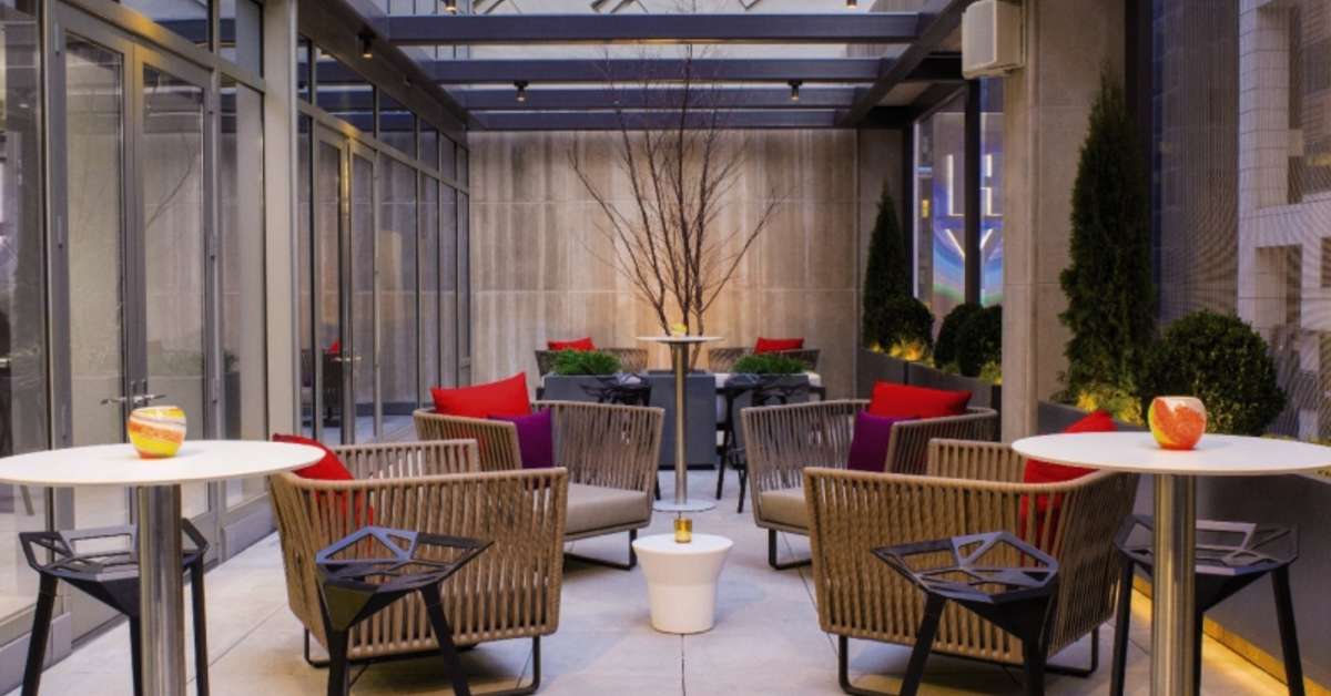 Ein Foto Fifty Hotel & Suites by Affinia