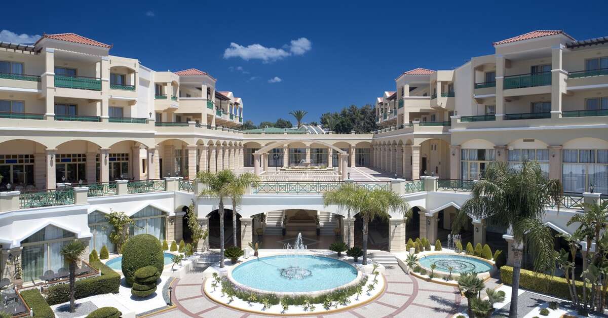 Een foto van de buitenkant van Lindos Princess Beach Hotel
