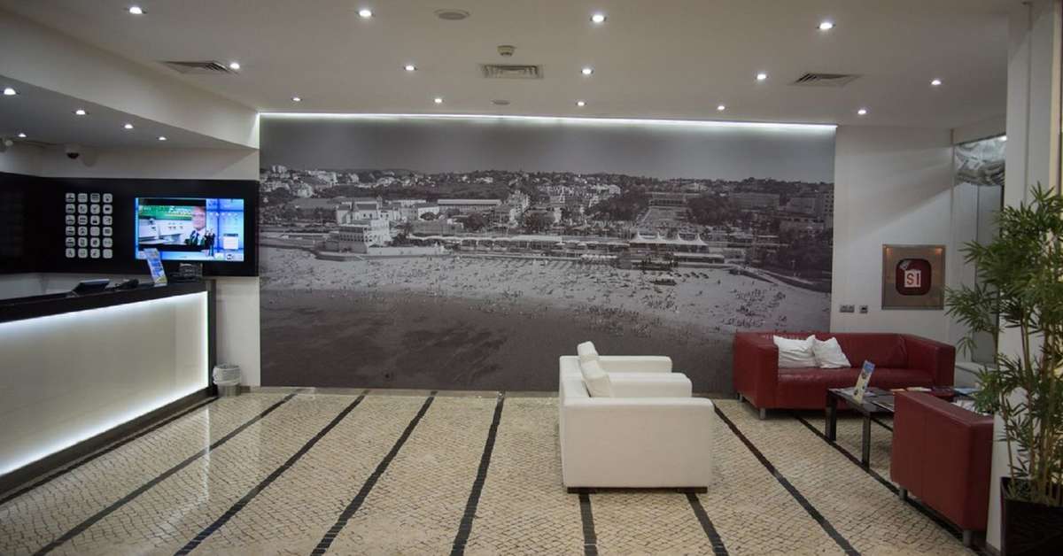 Een foto van het interieur van Alvorada Hotel