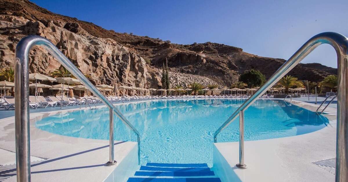 Een foto van het zwembad bij Servatur Terrazamar Sunsuite