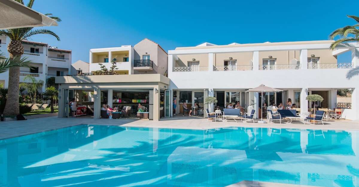 Een foto van het zwembad bij Dedalos Hotel
