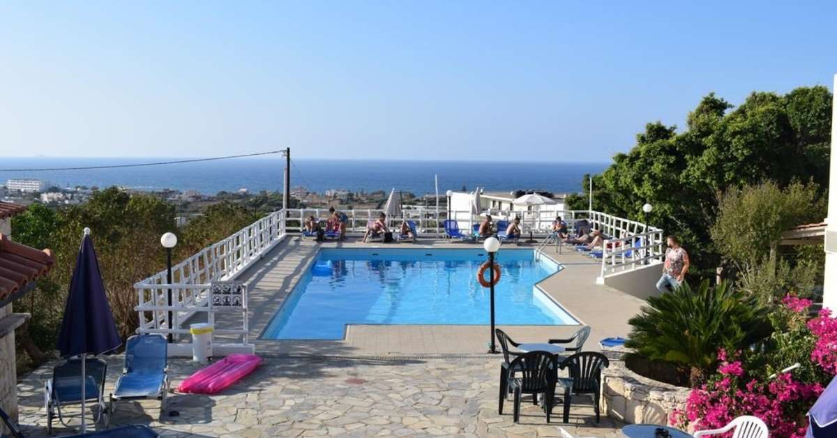 Een foto van het zwembad bij Panorama Seaview Appartementen