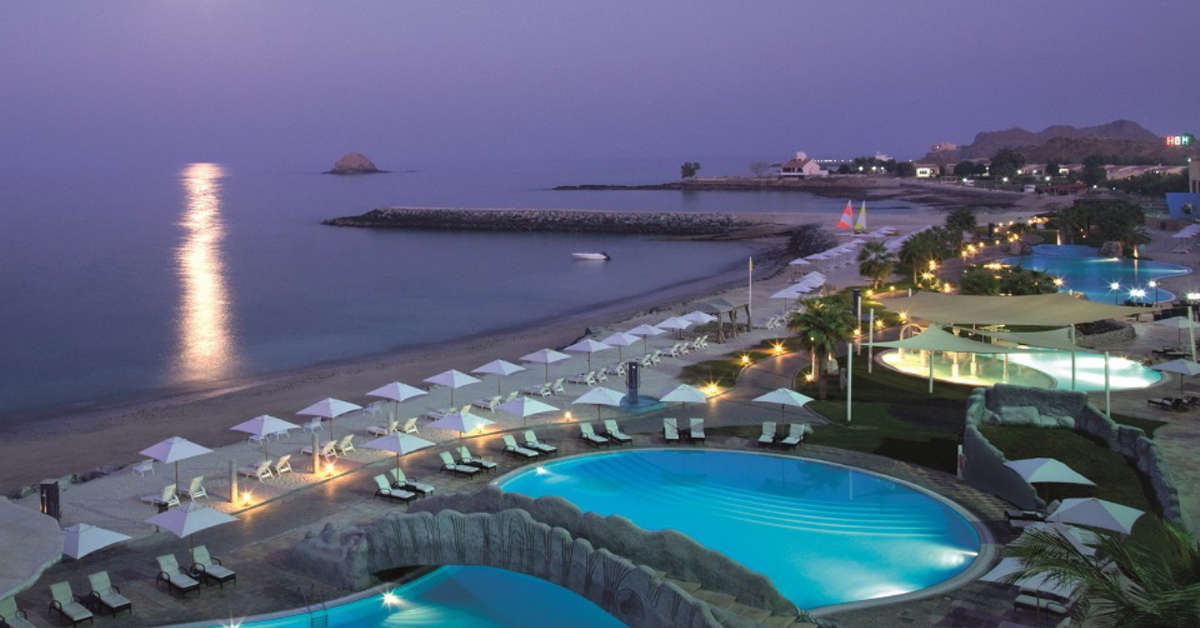Een foto van het zwembad bij Radisson Blu Resort Fujairah