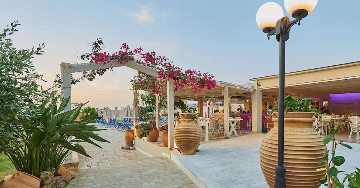 Ein Foto von den Einrichtungen im Golden Bay Hotel