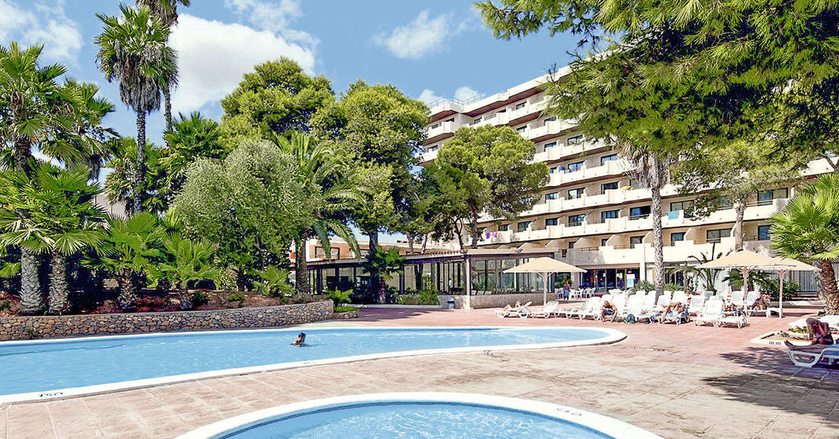 Een foto van het zwembad bij Hotel Can Bossa
