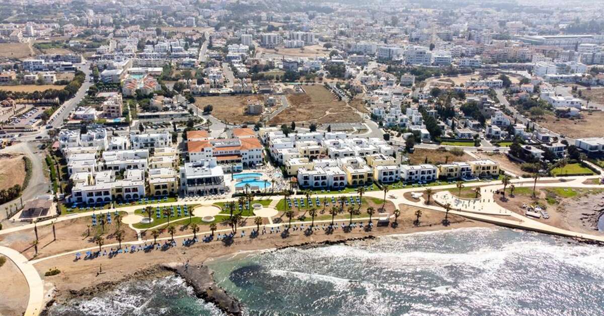 Ein Foto von der Außenansicht des Kefalos Beach Tourist Village