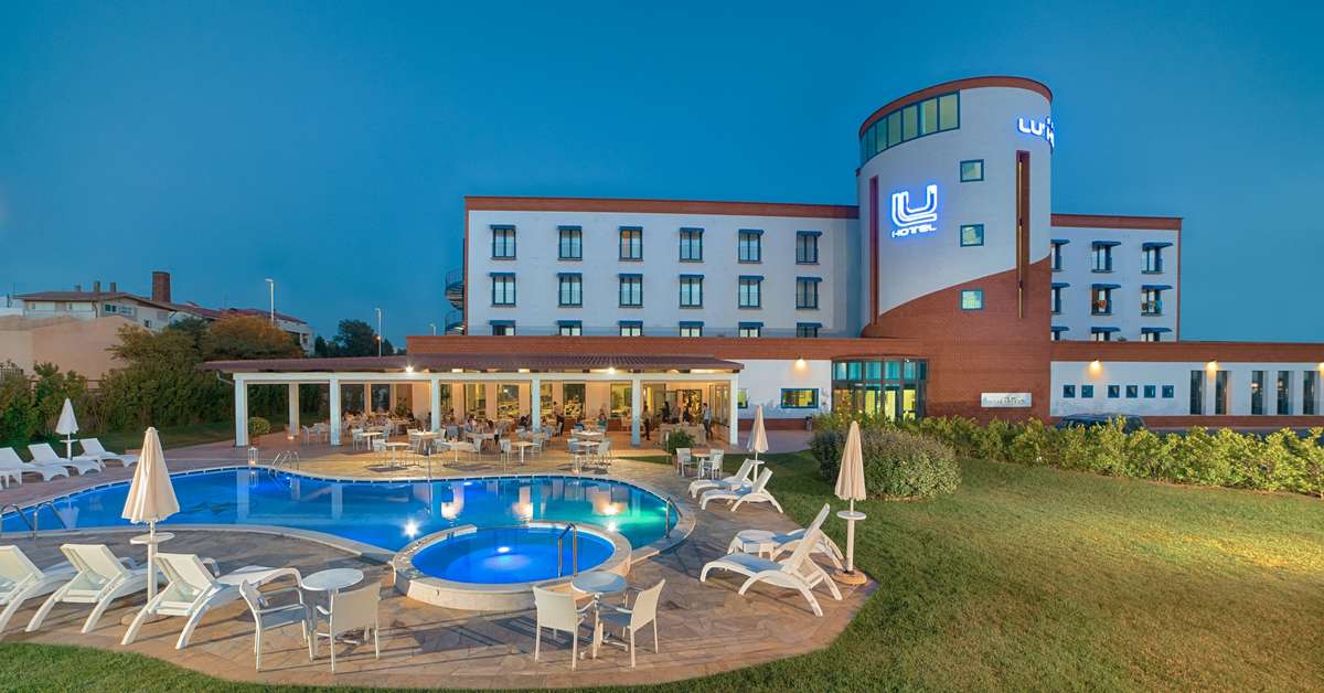 Een foto van het zwembad bij Lu' Hotel Carbonia
