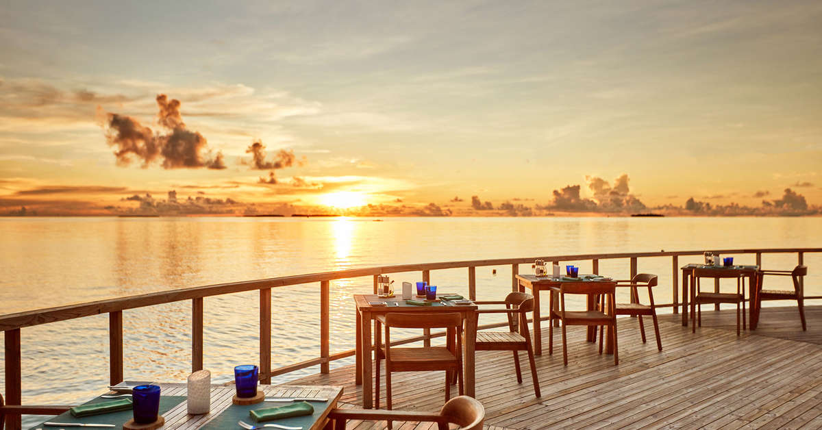 Een foto van het terras bij Sun Siyam Iru Veli
