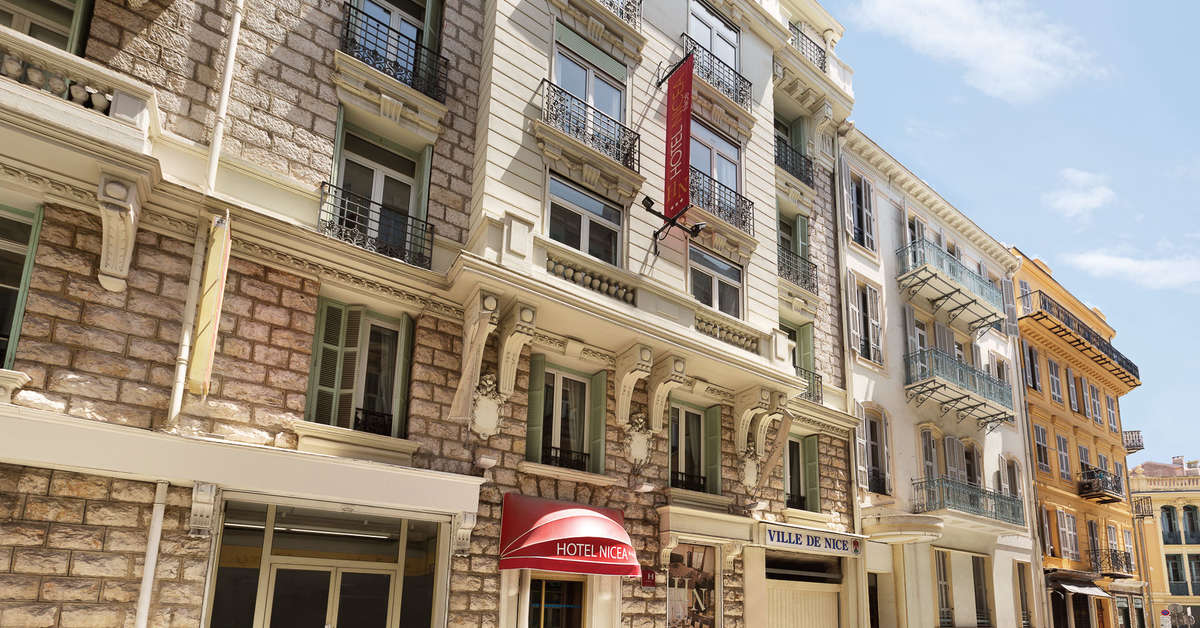 Een foto van de buitenkant van Hotel Byakko Nice