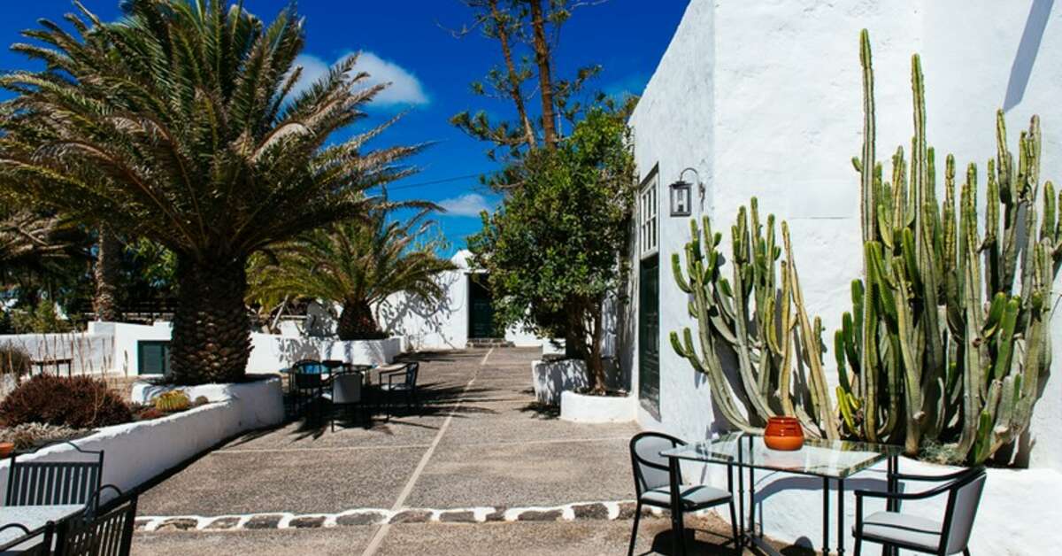 Een foto van het terras bij Hotel El Grifo