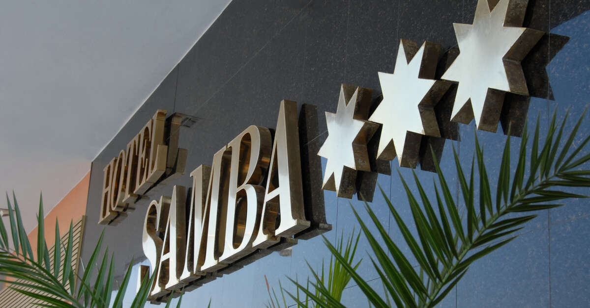 Een foto van de buitenkant van Hotel Samba