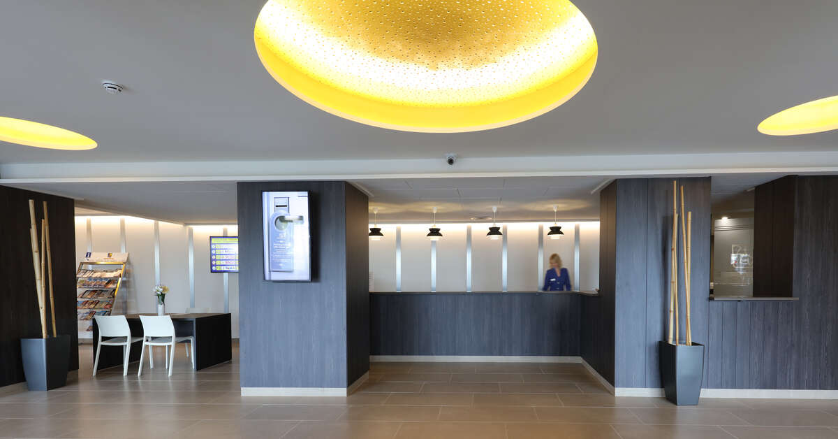Een foto van het interieur van Hotel Golden Donaire Beach