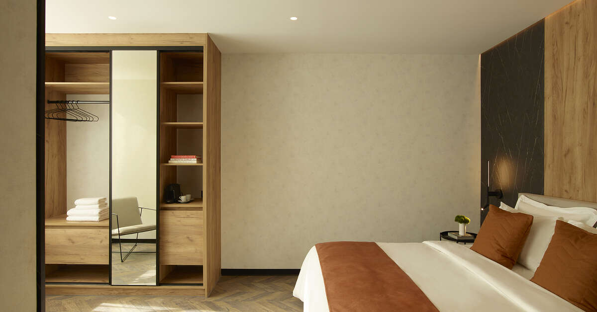Een foto van The Port Square Hotel