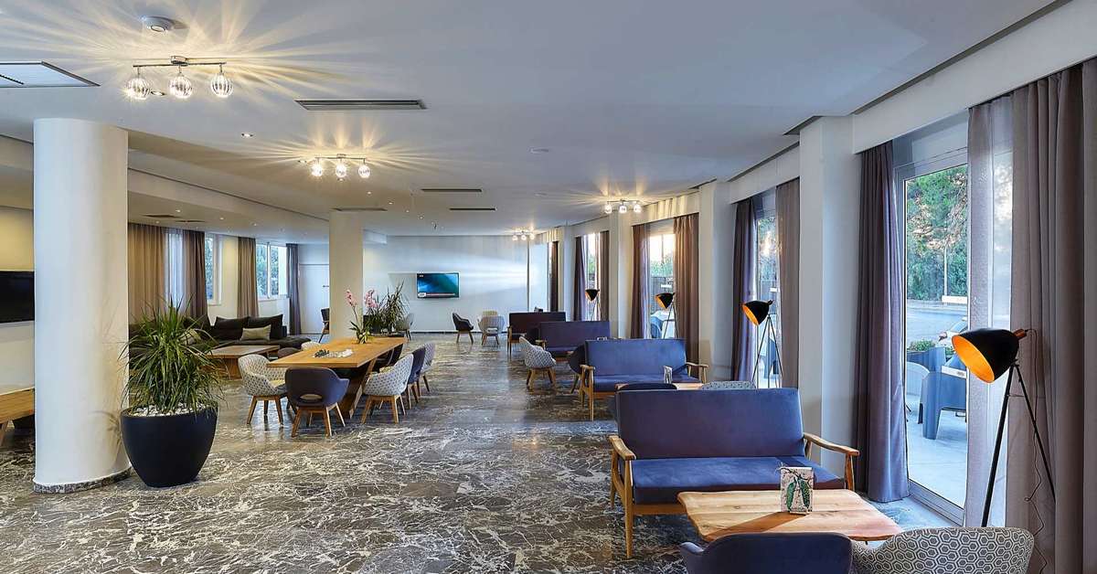 Een foto van het interieur van Vasia Royal Hotel