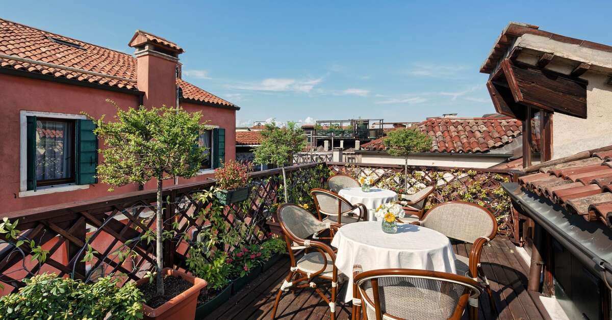Een foto van het terras bij Antica Locanda Al Gambero