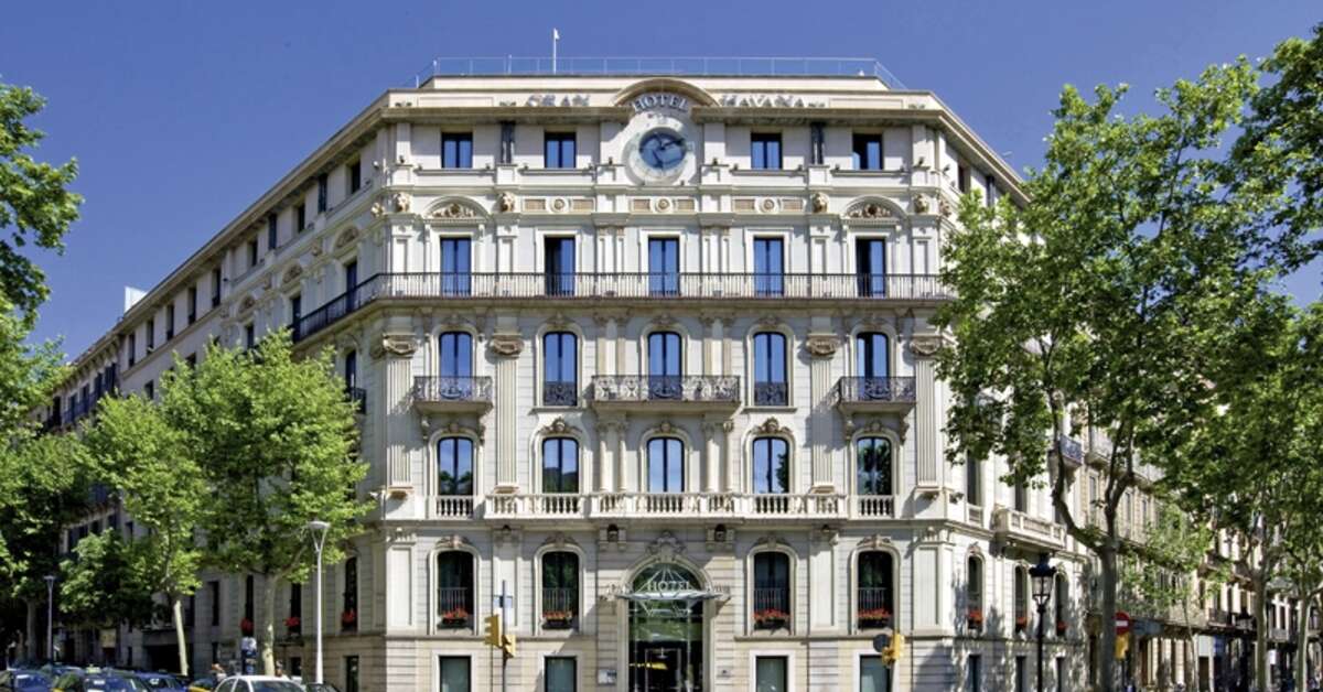 Een foto van de buitenkant van Silken Gran Havana Hotel