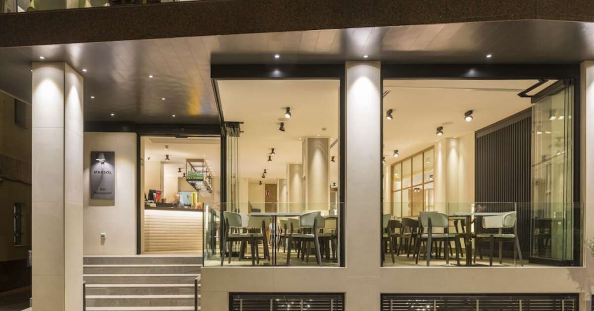 Een foto van de buitenkant van Hotel Marsol
