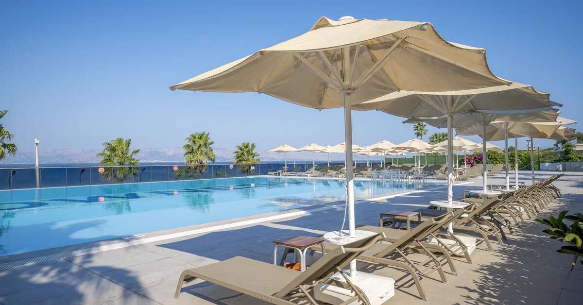 Een foto van het zwembad bij The Nowness Luxury Hotel & Spa