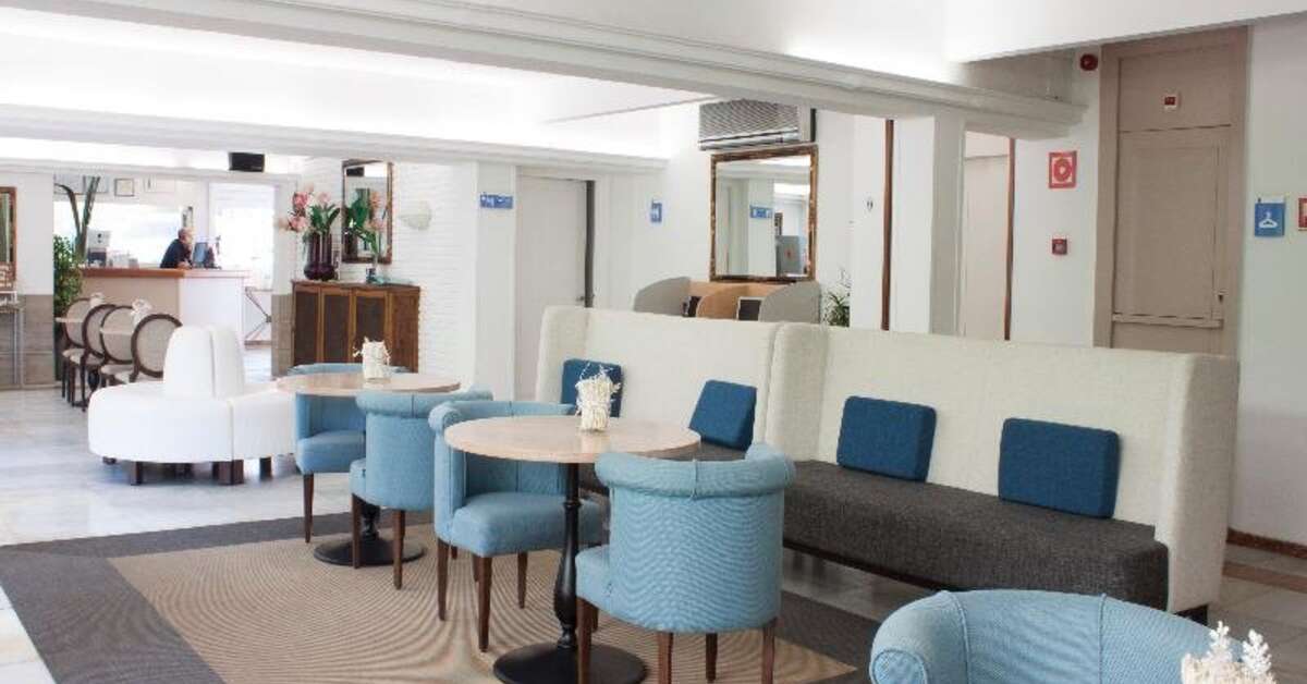 Een foto van het interieur van Hotel Subur Maritim