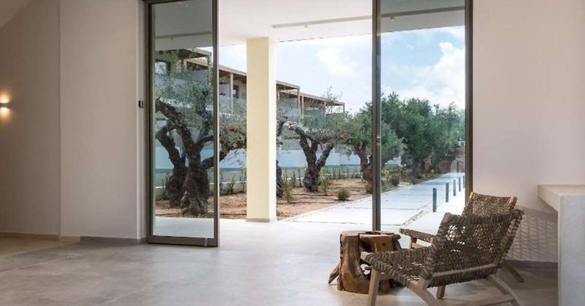 Een foto van het interieur van Tsamis Zante Suites