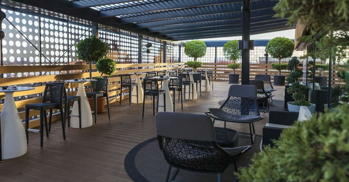 Een foto van het terras bij Eurostars Palace