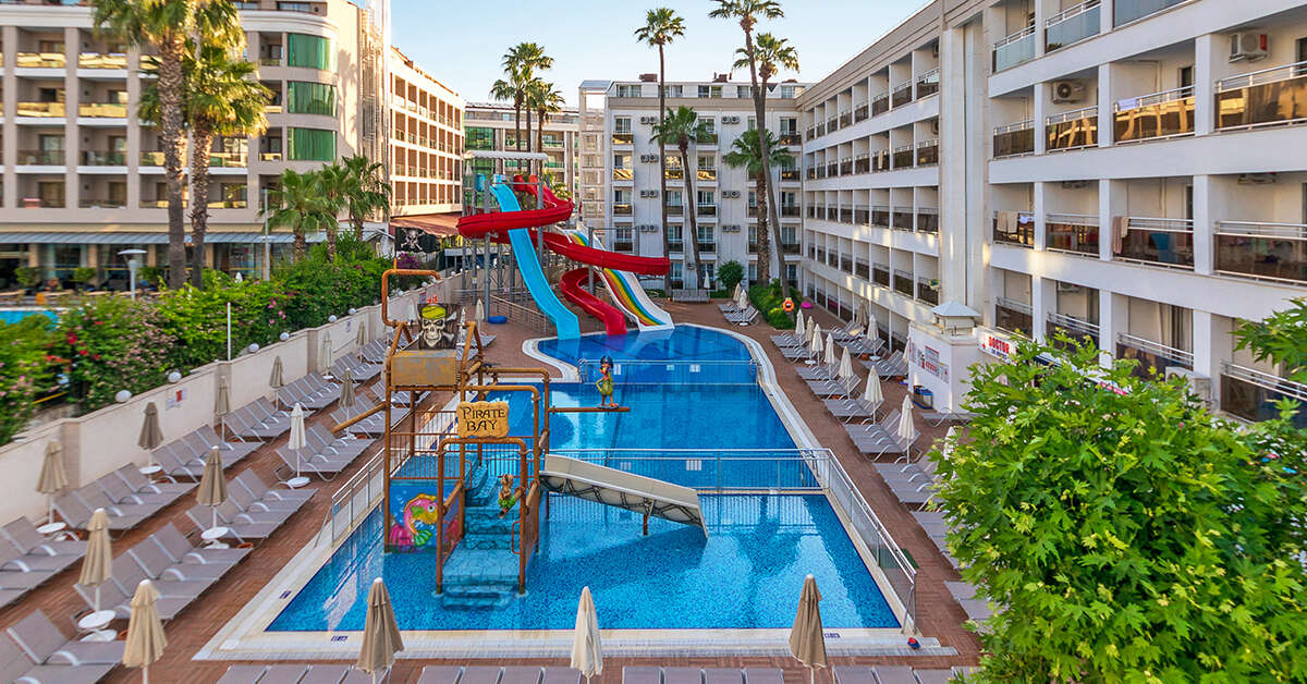 Een foto van het zwembad bij Prime Beach Hotel