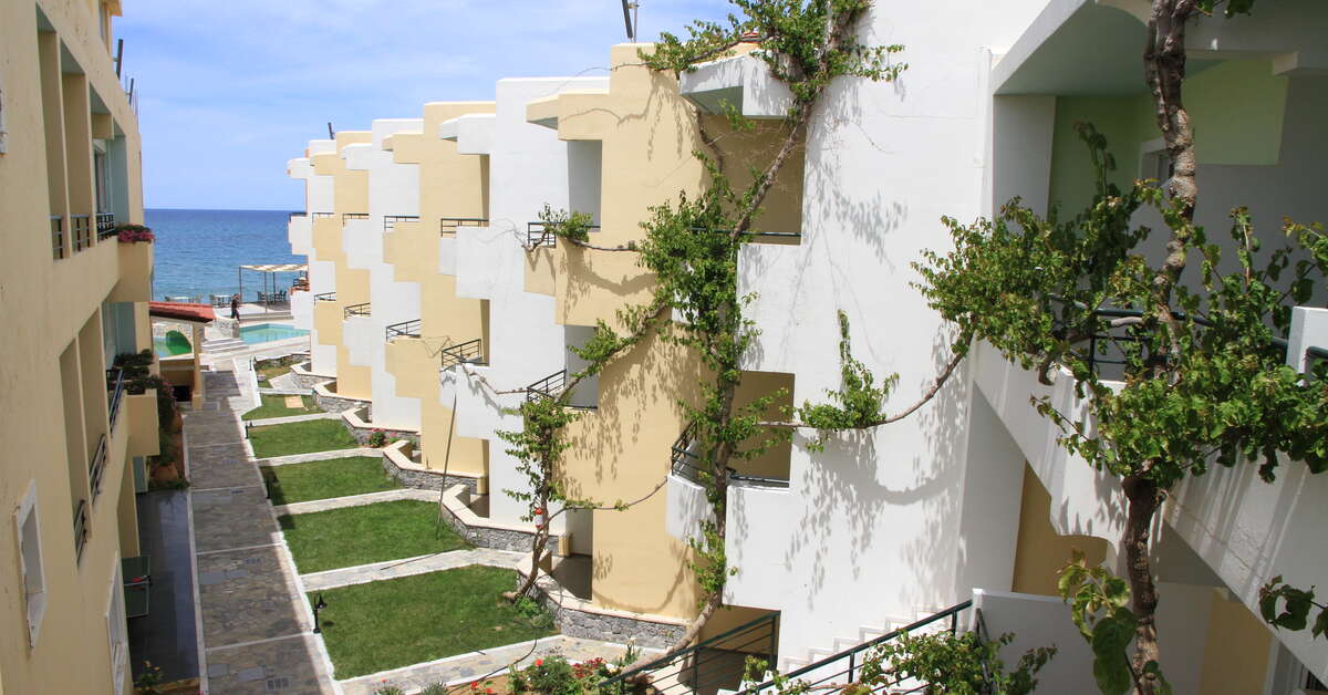 Ein Foto von der Außenansicht des Dedalos Beach Hotel