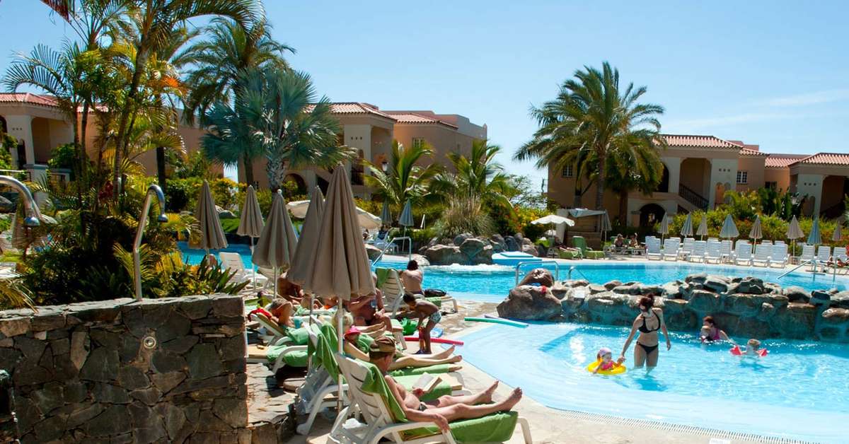 Een foto van het zwembad bij Palm Oasis Maspalomas