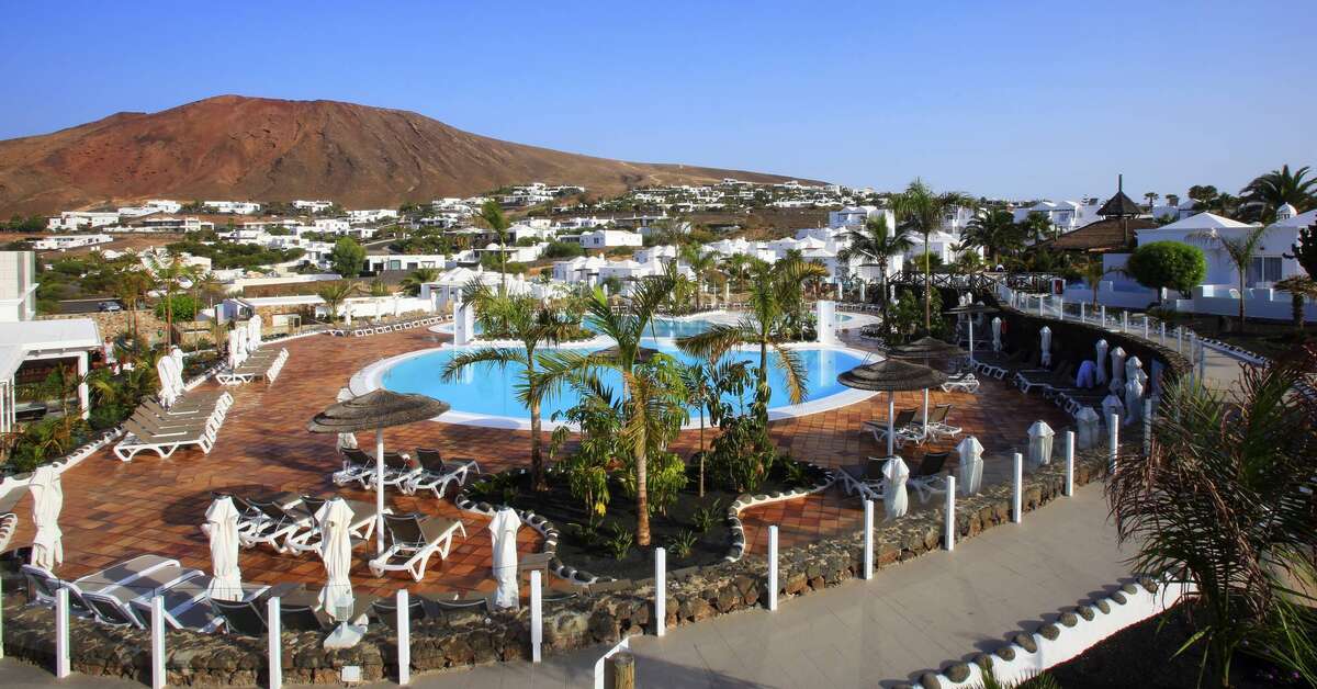 Een foto van een overzicht van Blue Sea Alyssa Suite Hotel