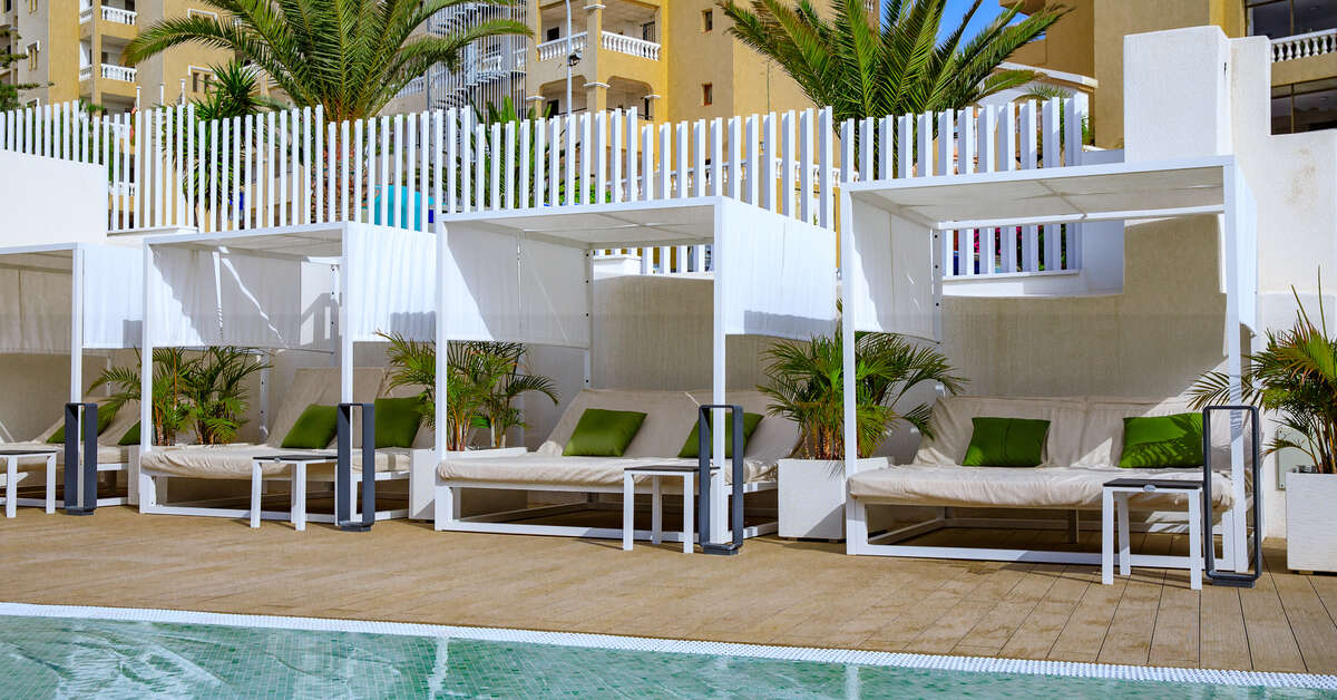 Een foto van het zwembad bij Ohasis Boutique Suites