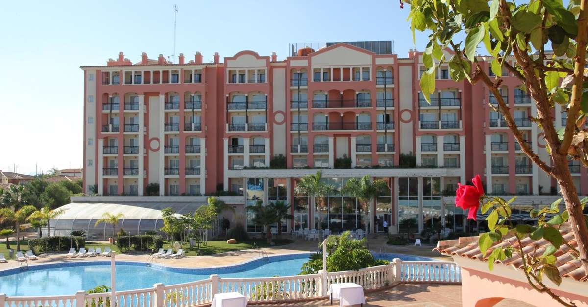 Een foto van het zwembad bij Hotel Bonalba Alicante