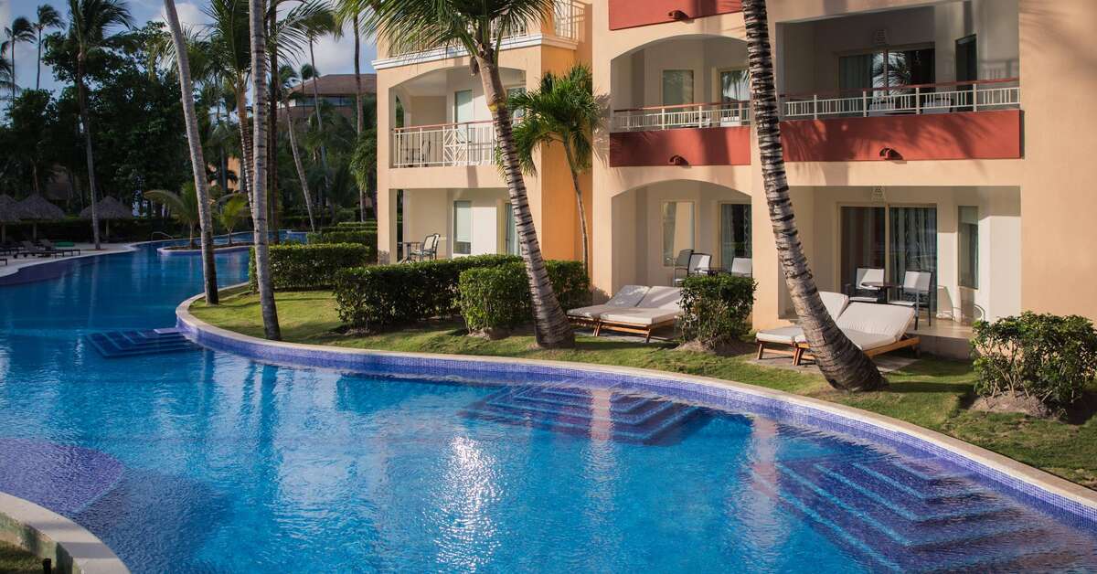 Een foto van het zwembad bij Hotel Majestic Elegance Punta Cana