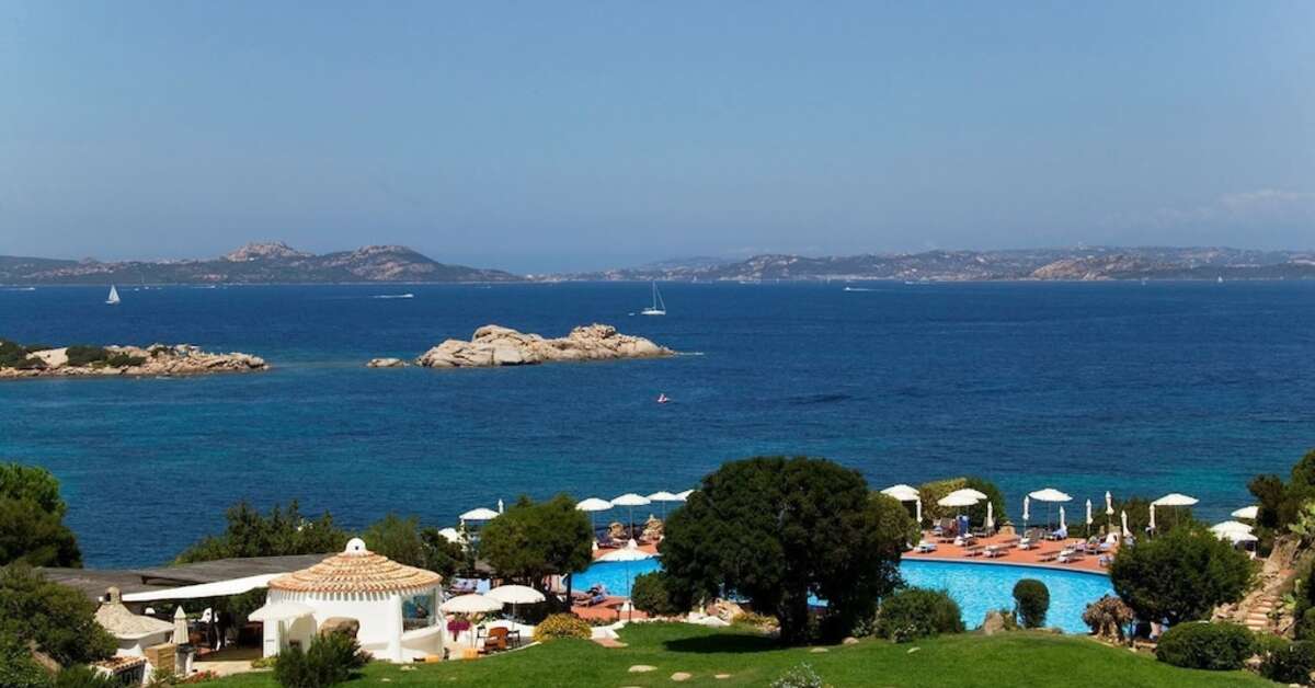 Een foto van het zwembad bij Hotel La Bisaccia